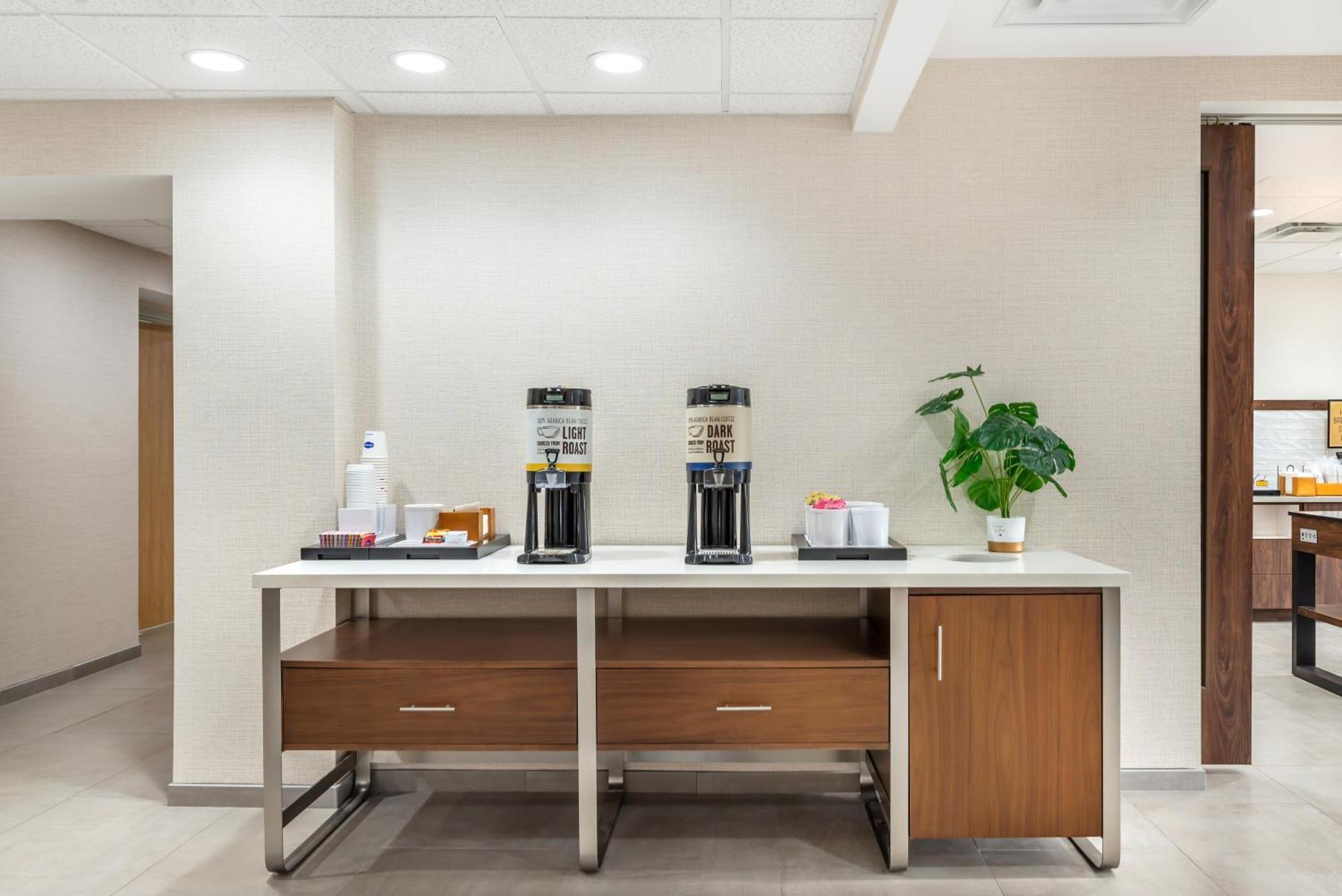 Hampton Inn Petersburg-Fort Gregg Adams Екстериор снимка